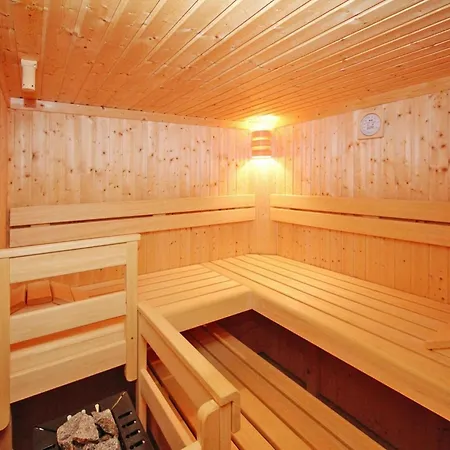 Chalet Chalet, *