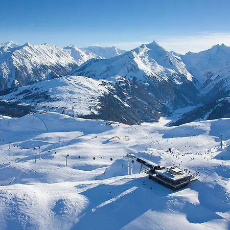 Chalet, Chalet *